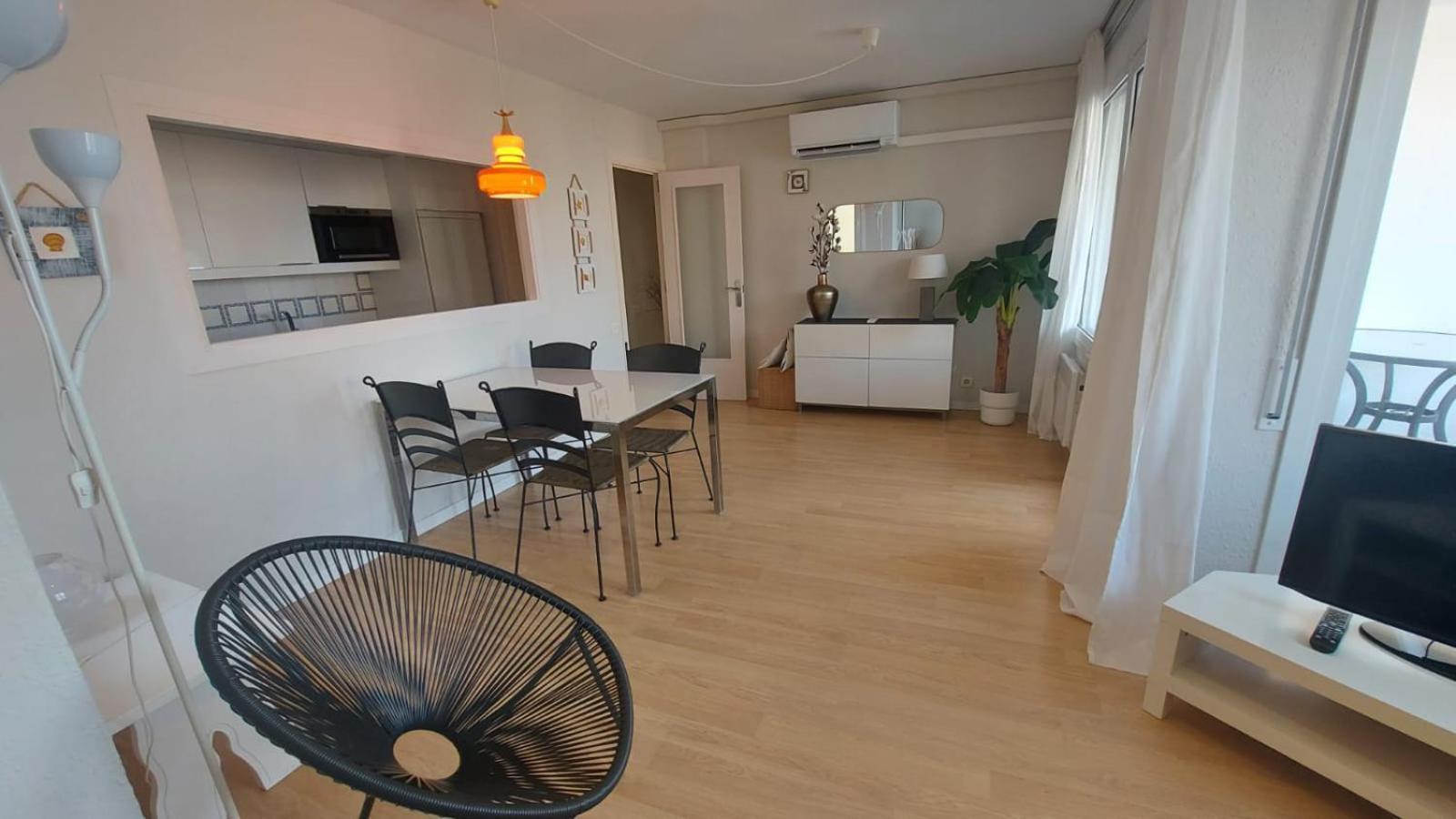 1ª Linea Reformado Y Frente Al Puerto Deportivo Firmamos Contrato Si El Cliente Lo Solicita Aunque Es Necesario Hacer La Reserva Poder Comunicarse Appartement *
